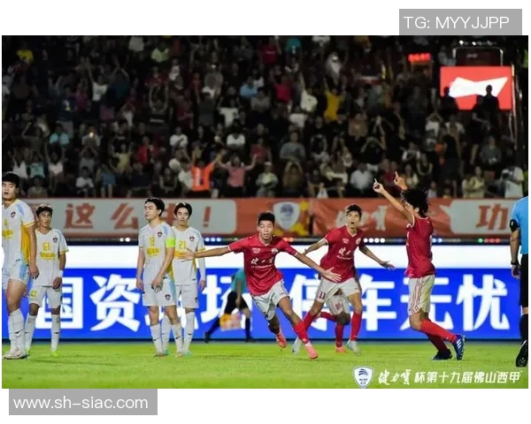 足球传奇谢幕之战：回望生涯荣耀与泪水的最后一场比赛